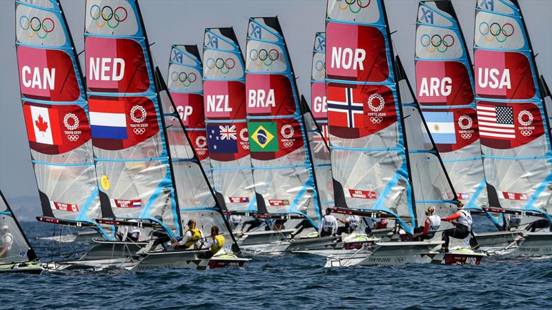 Start of Womens 49erFX race - Tokyo2020 - Day 7- July, 31, - Enoshima, Japan. - photo © Richard Gladwell / Sail-World.com / nz