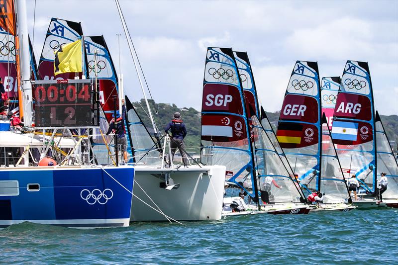 49er FX- Start - Tokyo2020 - Day 9- August 2, - Enoshima, Japan. - photo © Richard Gladwell - Sail-World.com / Photosport