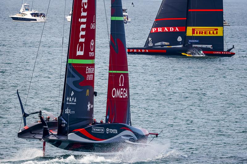 America's Cup match day 5 - Emirates Team New Zealand catches Luna Rossa Prada Pirelli as she wallows off the foils - photo © ACE / Studio Borlenghi