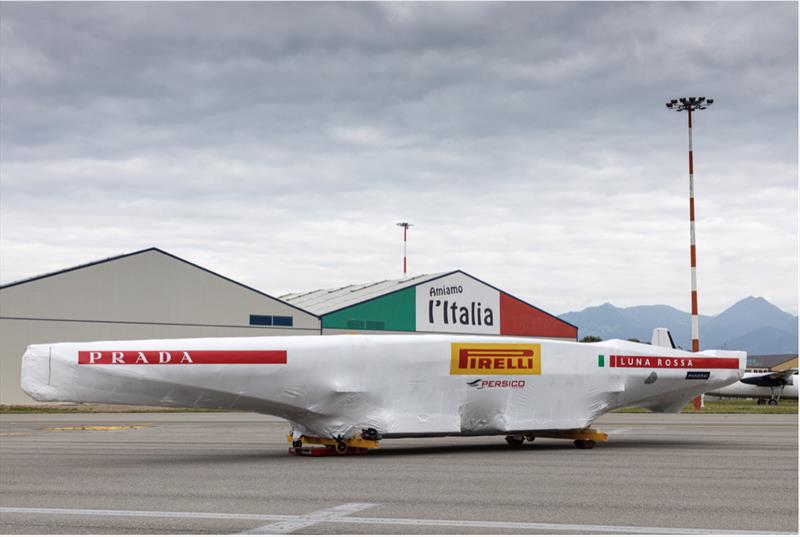 Luna Rossa Prada Pirelli's second AC75 departs for Auckland - October 2020 - photo © Carlo Borlenghi / Luna Rossa