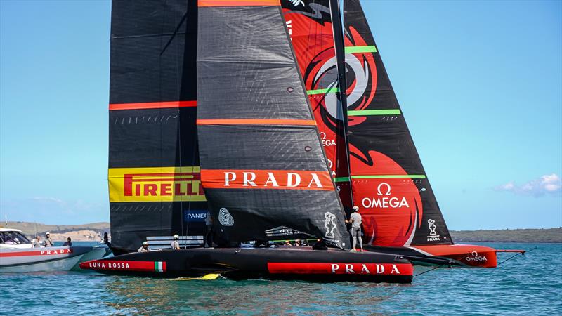 Luna Rossa and Emirates Team New Zealand - America's Cup World Series Practice - Waitemata Harbour - December 15, 2020 - 36th Americas Cup photo copyright Richard Gladwell / Sail-World.com taken at Royal New Zealand Yacht Squadron and featuring the AC75 class