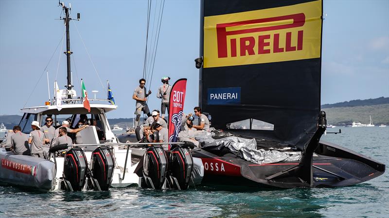 No running backstays fitted - Luna Rossa Prada Pirelli - December 2020 - Xmas Cup - Waitemata Harbour - Auckland - 36th America's Cup photo copyright Richard Gladwell / Sail-World.com taken at Royal New Zealand Yacht Squadron and featuring the AC75 class