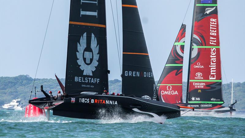 Emirates Team NZ and INEOS Team UK - America's Cup World Series - America's Cup - December 18, 2020 photo copyright Richard Gladwell / Sail-World.com / nz taken at Royal New Zealand Yacht Squadron and featuring the AC75 class