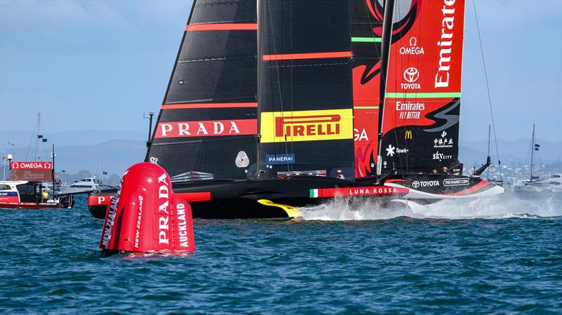 Emirates Team NZ and Luna Rossa - Start - Race 10 - America's Cup - Day 7 - March 17, 2021, Course A - photo © Richard Gladwell - Sail-World.com/nz