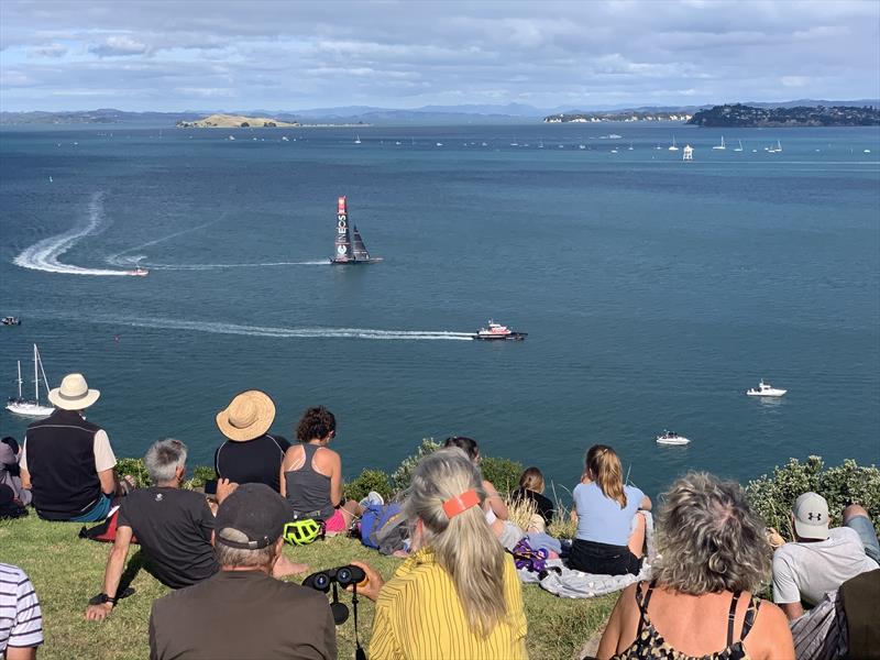 Crowds of spectators on North Head - Round Robin - Prada Cup - January 23, 2021 - photo © Colin Preston