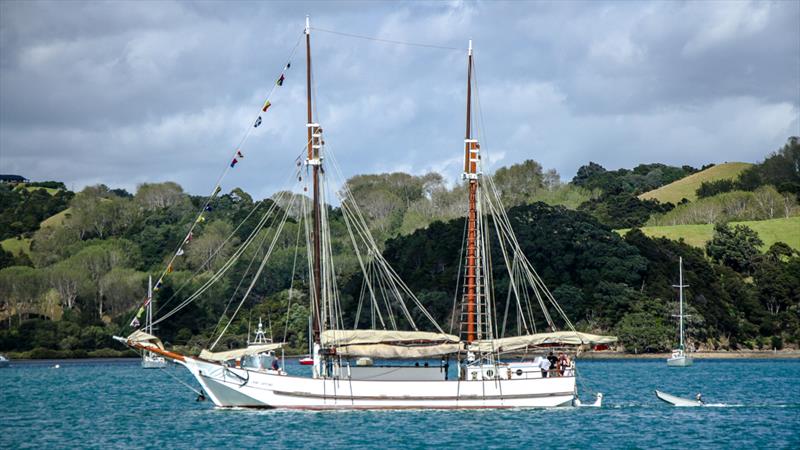 The start vessel, the restored scow Jane Gifford - Mahurangi Regatta - January 29, photo copyright Richard Gladwell - Sail-World.com/nz taken at  and featuring the Classic Yachts class