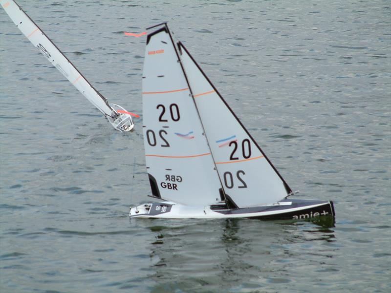 df95 rc yacht