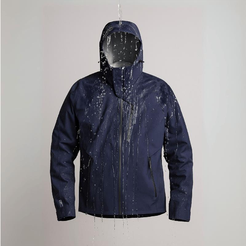 Rinsing jacket - photo © Henri-Lloyd