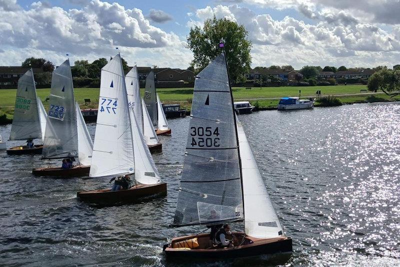 Startline action, with 901 getting a lovely lift off the far shore - Merlin Rockets at Hampton - photo © George Bell