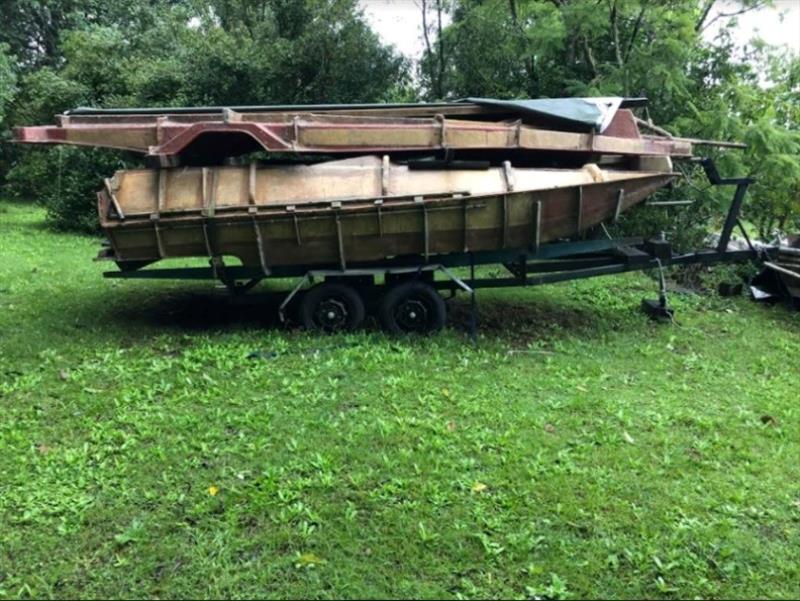 Unreserved Fiberglass Mould for 16ft Air Ride, with Trailer - photo © Marine Auctions