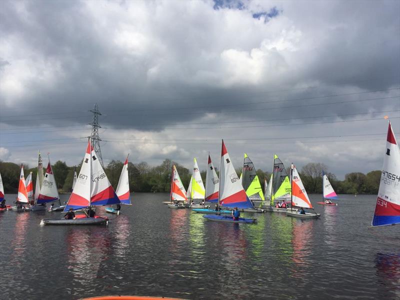 London Traveller Series at Hillingdon Outdoor Activities Centre photo copyright Sally Jones taken at Hillingdon Outdoor Activities Centre and featuring the Topper class