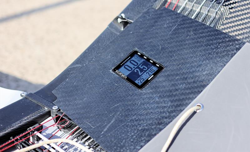 Vakaros Atlas 2 display on a Cyclops load sensor on a Beiker Moth - photo © Mark Jardine