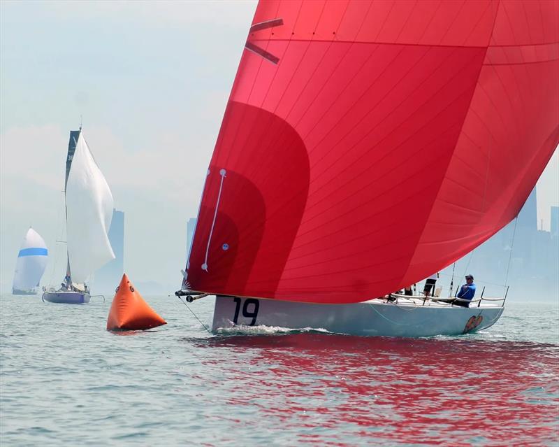 HEARTBREAKER rounding Lakeshore Legacy mark - photo © Mark Reid