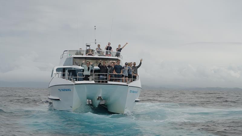 Jono Ridler supporters - Swim4TheOcean - January 14, 2026 - photo © Joshua McCormack